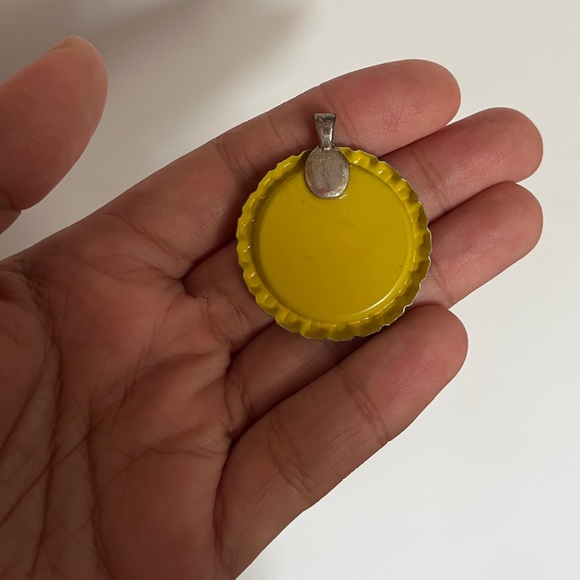 HELLO KITTY Soda Pop Cap Necklace Jewelry Rainbow Star Charm Key Chain Pin Bag - Picture 6 of 8